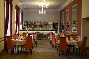 בית מלון כפרי Aiden By Best Western Lodz