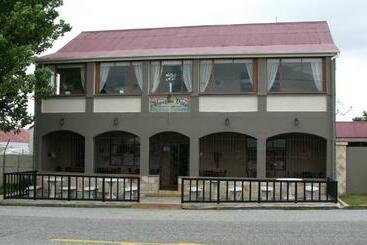 צימר Bougain Villa Guesthouse