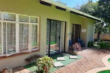 Pension Chariots Guest House