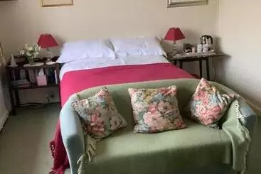 Bed and Breakfast Garwood House