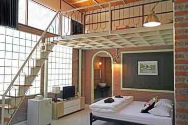 Отель บ้านก้ามปู อุทัยธานี