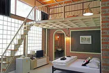 Hotel บ้านก้ามปู อุทัยธานี