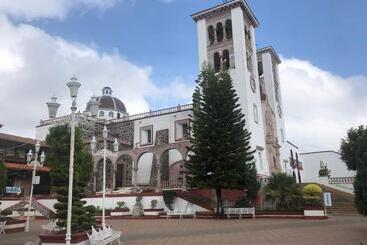 Отель Chiflon Villas