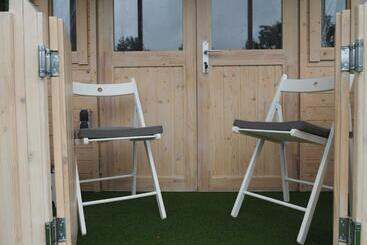 Bed and Breakfast Pipowagen Op Camperplaats Vechtdal