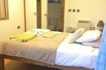 בית מלון כפרי Marsh Farm