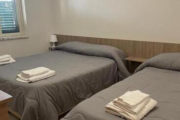 Pensión Airport Tourist S Home