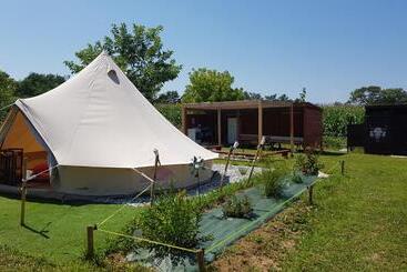 Nocleg ze śniadaniem La Petite Ferme De Pouillon   Parc Animalier   Aire De Loisirs