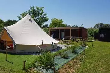 Bed and Breakfast La Petite Ferme De Pouillon   Parc Animalier   Aire De Loisirs