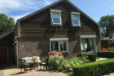 مبيت وإفطار De Duinroos