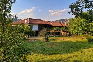 פנסיון The Old Nest