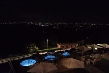 צימר Villa Belvedere Langhe