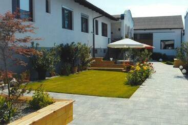 Aamiaismajoitus (B&B) Winzerhof Michael Gartner