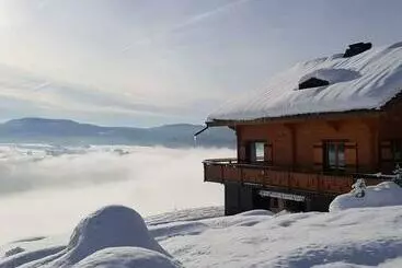 ベッドアンドブレックファースト Les Genévriers