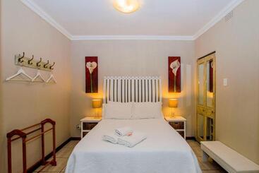 پانسیون Ladera Vista Self Catering Guesthouse