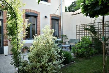 Aamiaismajoitus (B&B) Midi03