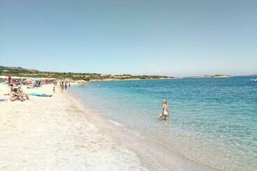 Aparthotel La Mitica 99 Del Portolaconia Residence