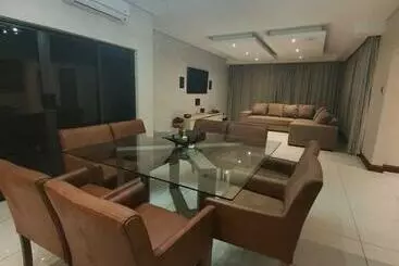 ペンション Maraba Manor