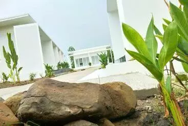 ペンション San Sabai The Cottages