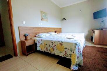 Pensão Pouso Oliveira Suítes