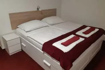 Majatalo Penzion Quattro