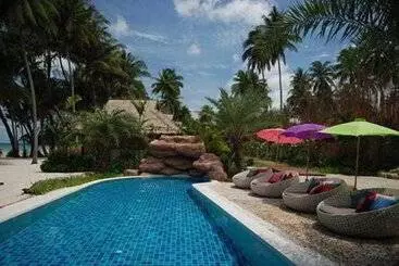 בית מלון כפרי Tinkerbell Resort @ Koh Kood