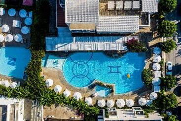 Peridis Family Resort