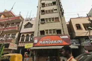 ホテル Mandakini Kanpur