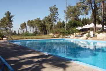 Huoneistohotelli Kibbutz Coutry Lodging Harel