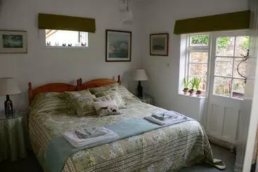 Bed and Breakfast Middle Farm Cottage