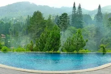 Hotel The Grand Hill Resort