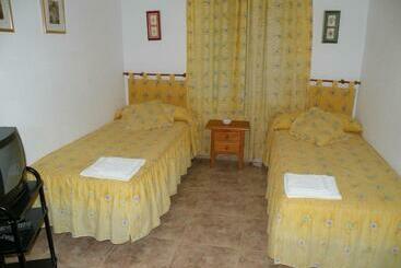 Pensão Habitaciones Los Caños