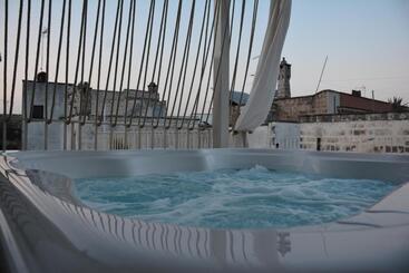 Pension Vico Degli Ebrei Rooftop Jacuzzi Self Check In