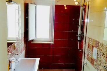 펜션 Residence Nina