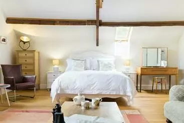 Neuadd B&b Suites