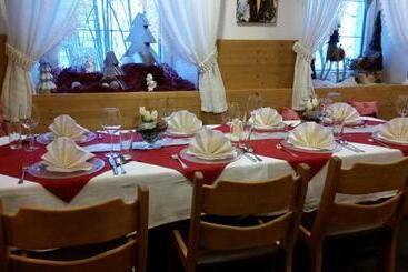 ユースホステル Gasthaus Vinaders