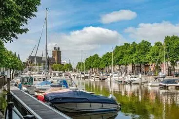 تختخواب و صبحانه Nieuwehaven25