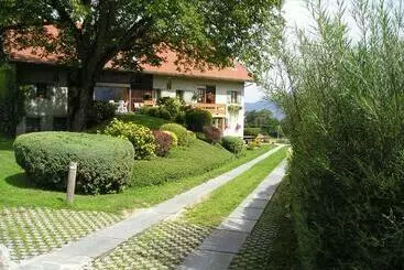 Majatalo Le Charmagit