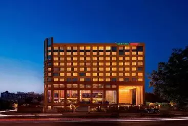 호텔 Courtyard By Marriott Ahmedabad