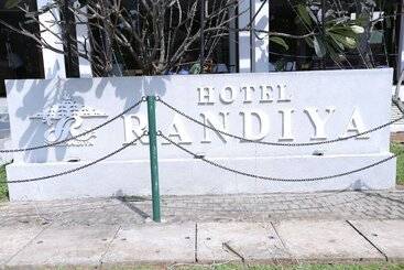 Hotel Randiya Anuradhapura