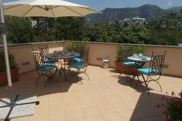 ベッドアンドブレックファースト Domus Liberty