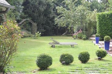 ベッドアンドブレックファースト Le Cottage Mirabelle