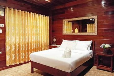 Theresa S Pension House