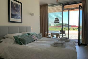 צימר Waterfront Studio