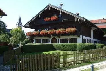 Majatalo Gästehaus Banik