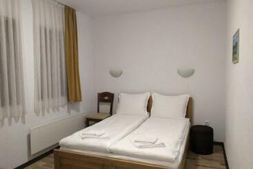 Pension Guesthouse White Margarit