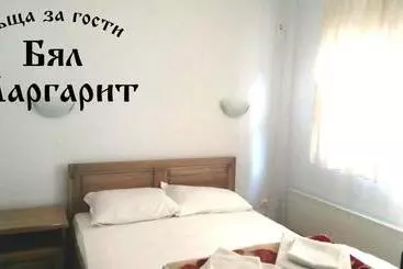 Pension Guesthouse White Margarit
