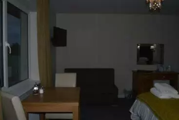 Air Leth Bed & Breakfast