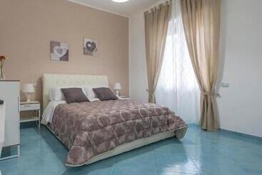 تختخواب و صبحانه Ad Maiora