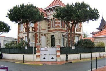 膳宿费 Villa Le Cid