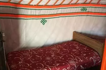 Pension La Yourte De Nîmes, Spa , Jacuzzi Chalet Logement Insolite
